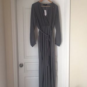 Boutique olive green maxi dress. Never worn.